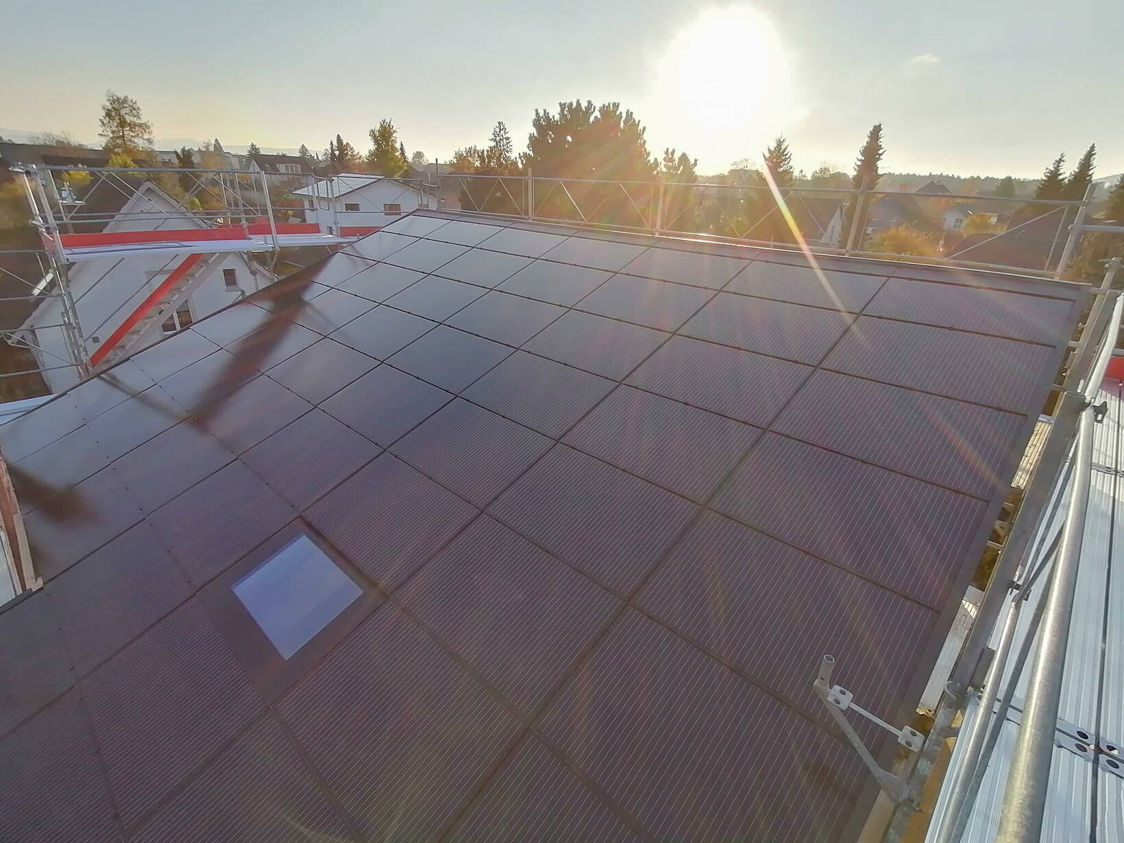 Integrierte Solaranlage mit Dachfenster